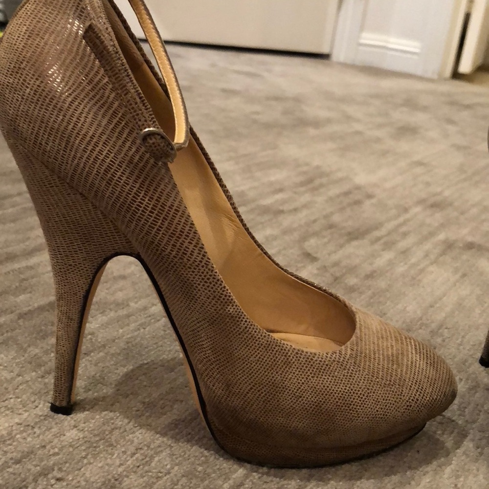 GIUSEPPE ZANOTTI HEELS NUETRAL WITH PLATFORM